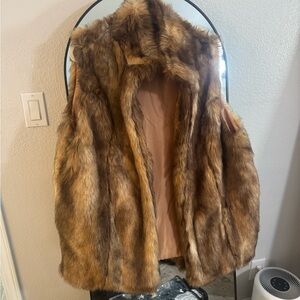 Universal Thread Faux Fur Vest in Tan